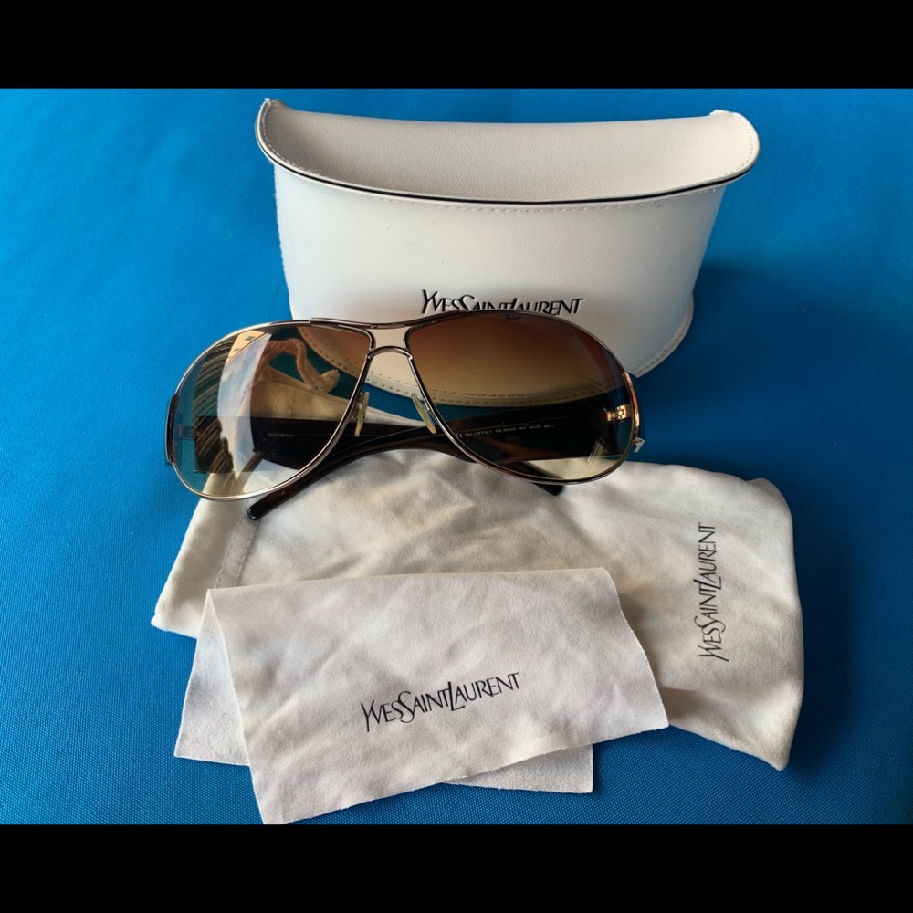 Saint Laurent Sunglasses 😎
Made in Italy